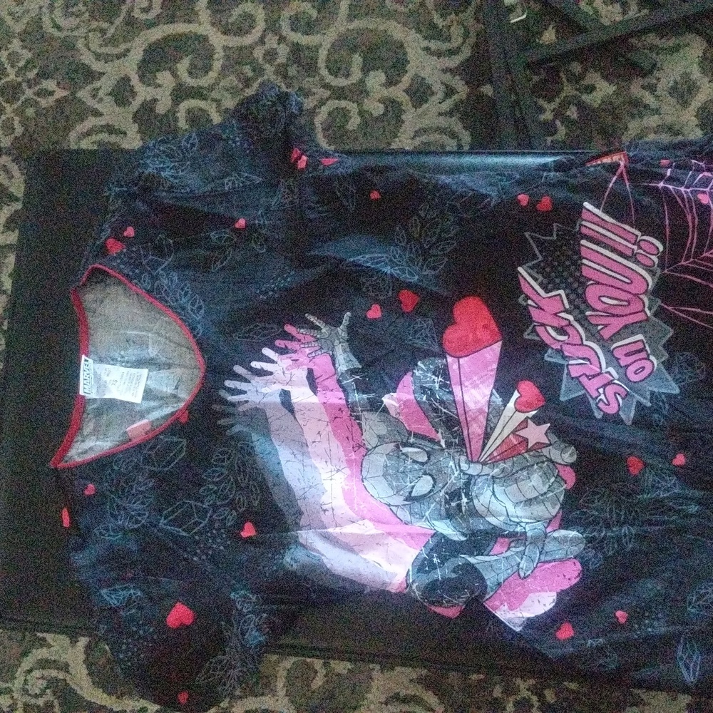 Spiderman size XS scrub top. Has been gently worn.